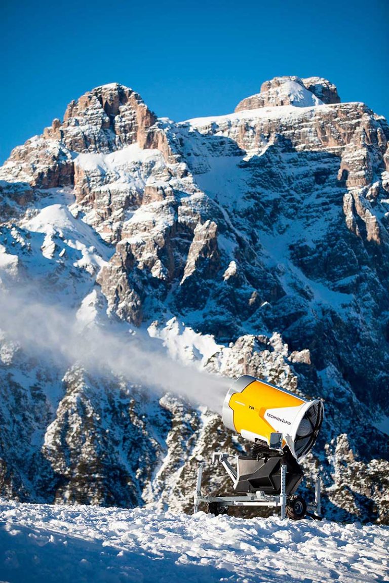 Technoalpin TR10 Schneeerzeuger Sexten Dreizinnen Rotwand Winter Skipiste Südtirol