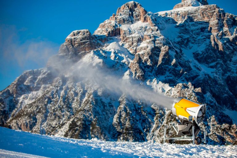 Technoalpin TR10 Schneeerezeuger Sexten Drei Zinnen Rotwand Winter Südtirol